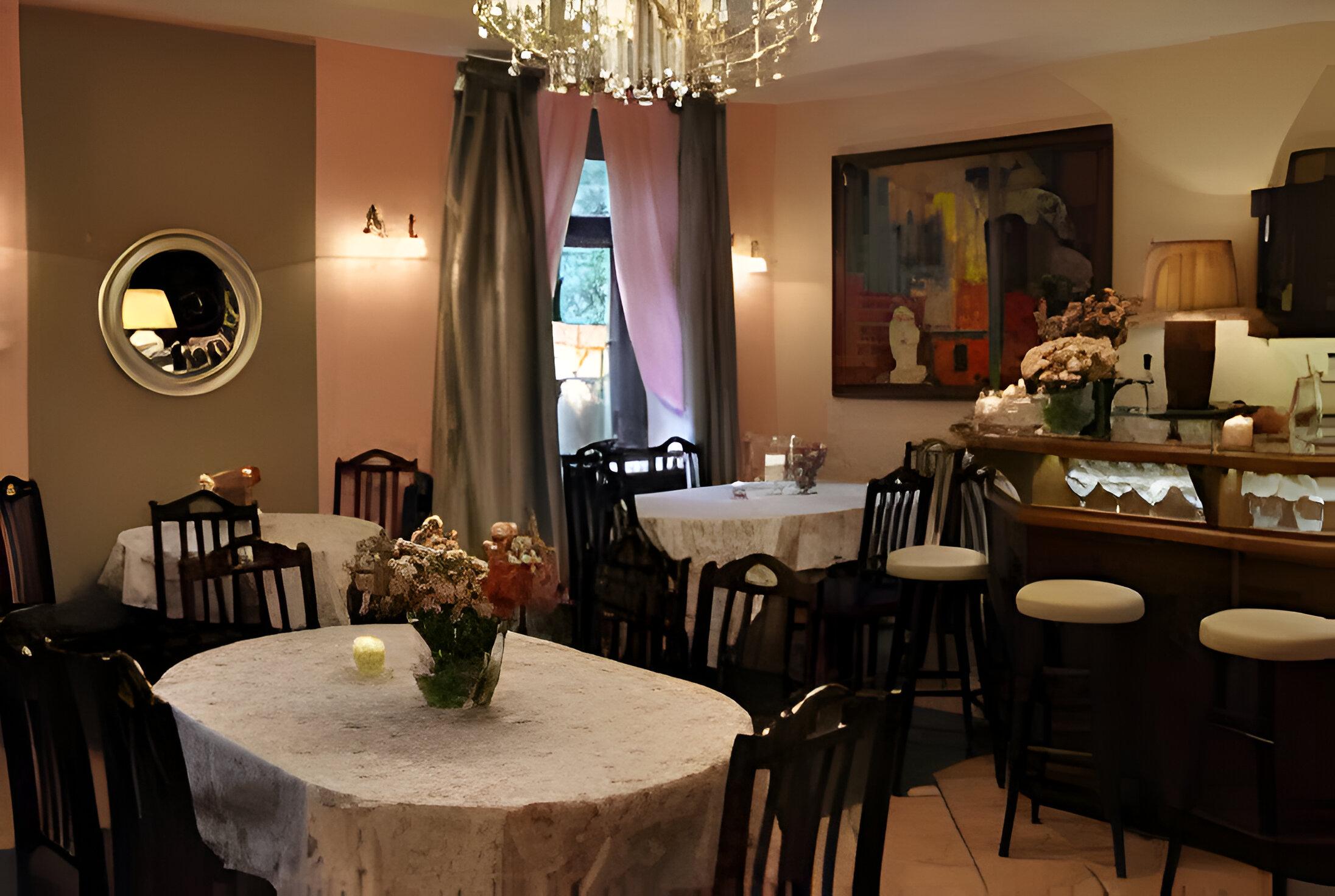 Zamek Kętrzyn restauracja zajazd pod zamkiem