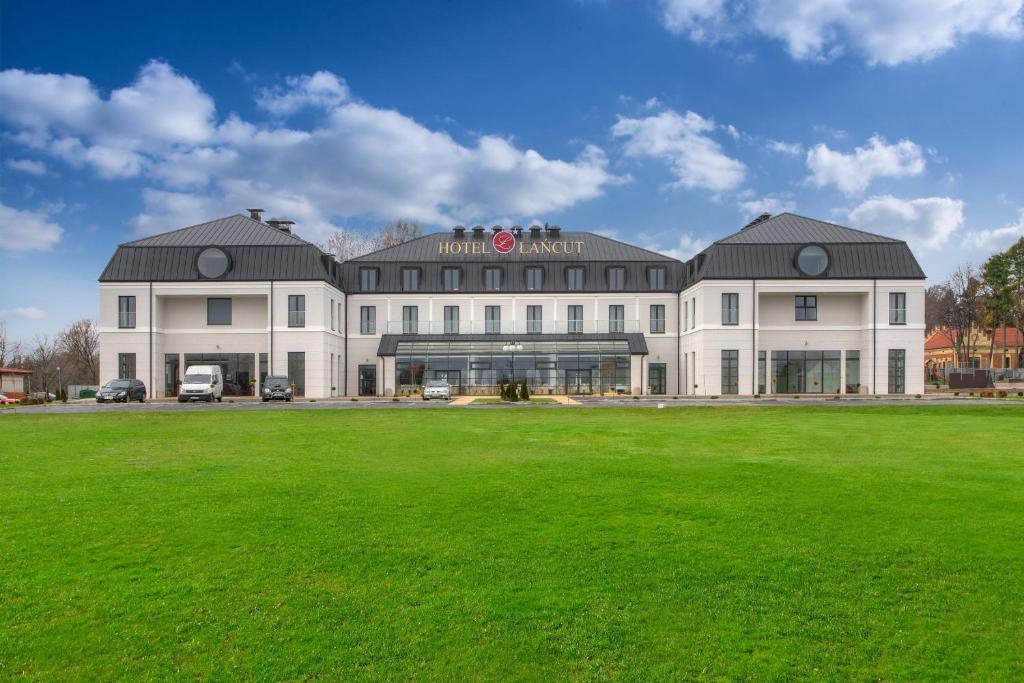 lancut hotel 1