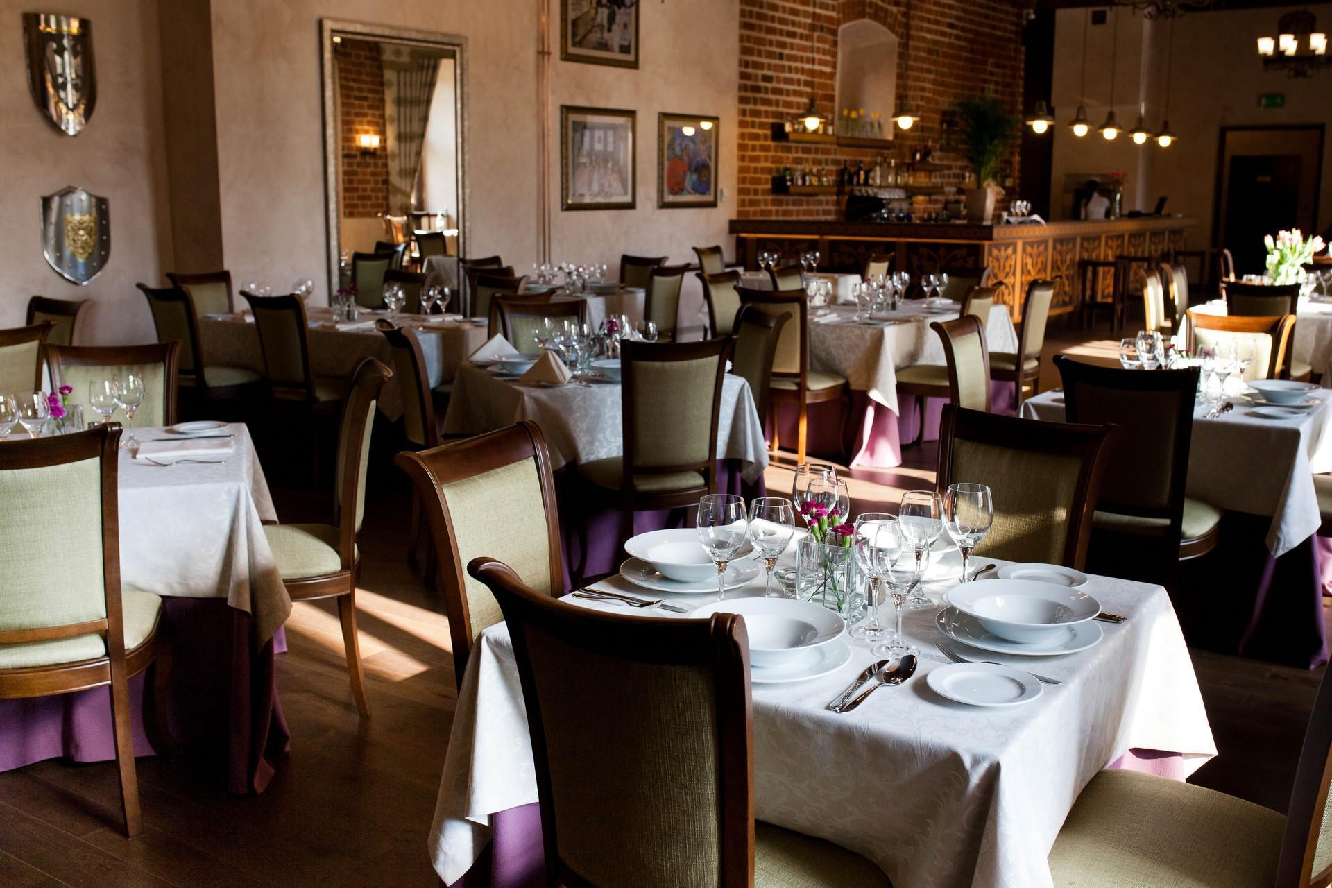 Zamek PIeskowa Skała restauracja 1