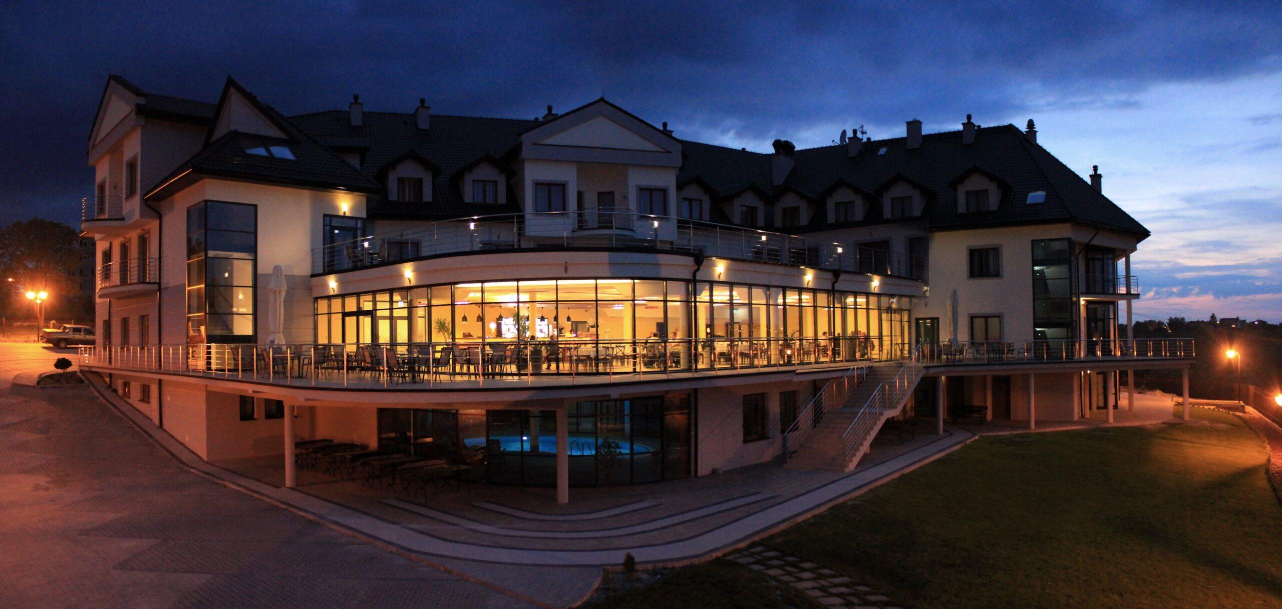 s hotel 1 scaled