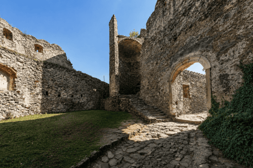 c16